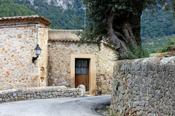Steingebäude auf Mallorca